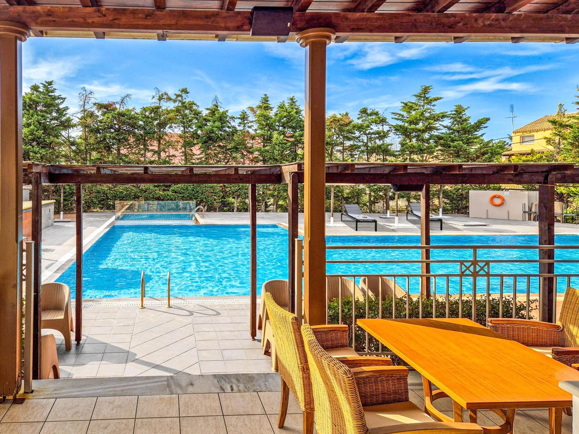 Thinalos Aparthotel Acharavi  Exterior foto